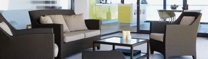 Moderne Sitzgelegenheiten für eine Terasse.